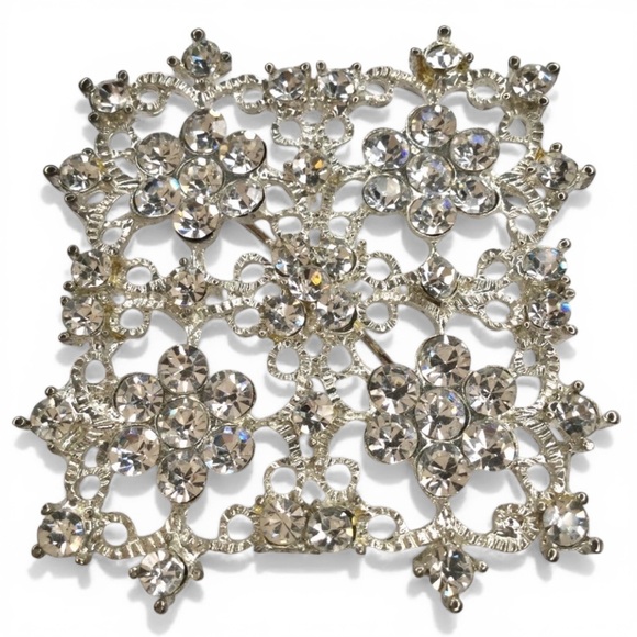 Large 1960s Silver Filigree Rhinestone Brooch • Floral Lace Design - Picture 5 of 12